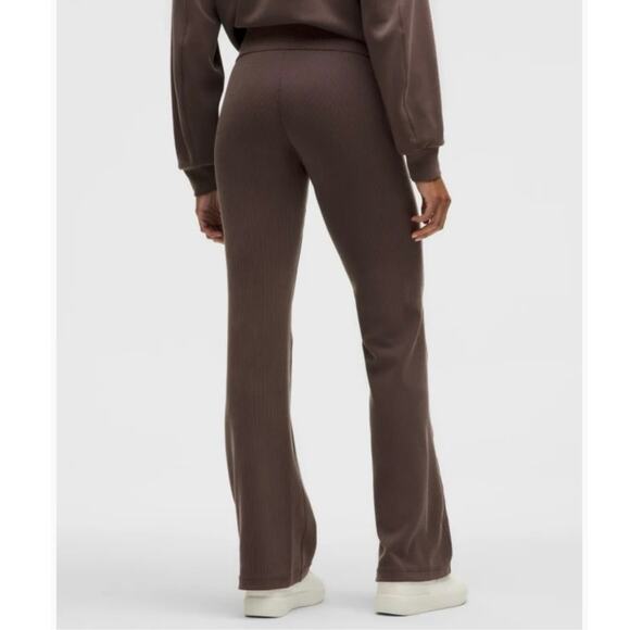 NWT Lululemon Ribbed Softstreme Flared Pant Leggings Espresso Brown Size 2 - Picture 5 of 9